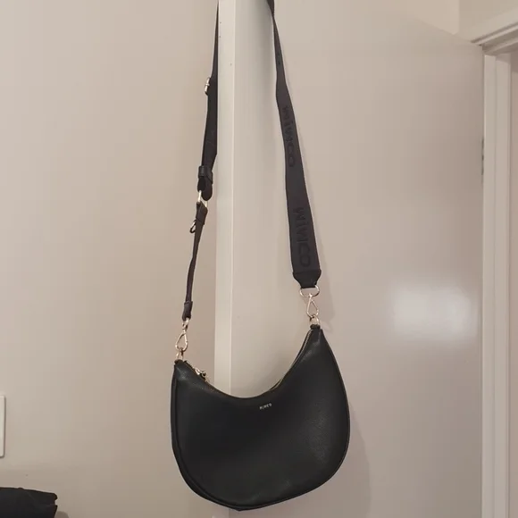 Mimco crossover shoulder bag - Picture 2 of 8